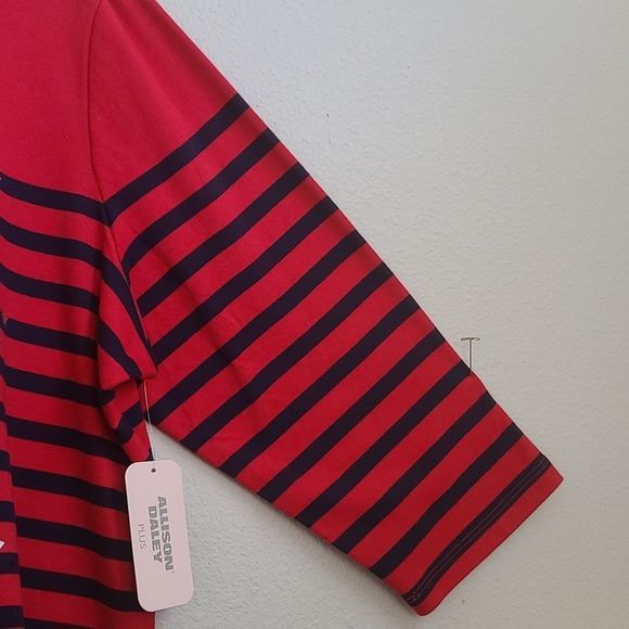 PLUS SIZE ALLISON DALEY TOP. - Picture 5 of 11